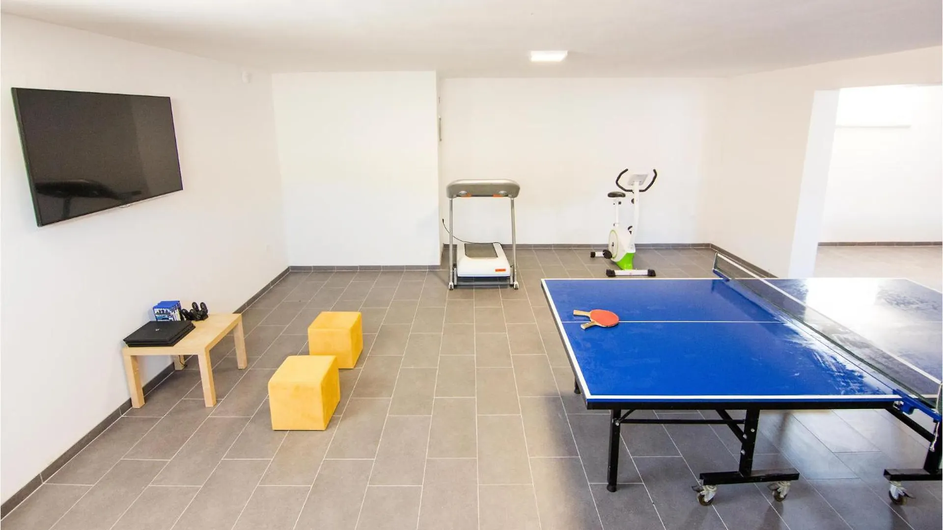 Gorgeous Home In Fazana With Kitchen 0*,